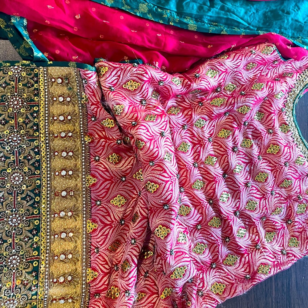 Red pure jamavar shirt (sleeveless) size m with shalwar w pure chiffon dubatta